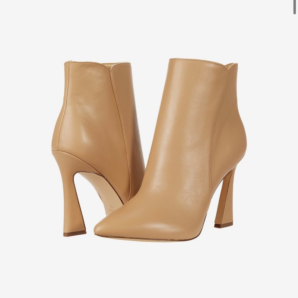 Brand New with Box Nine West Torrie Bootie size 9.5 colorway Natural